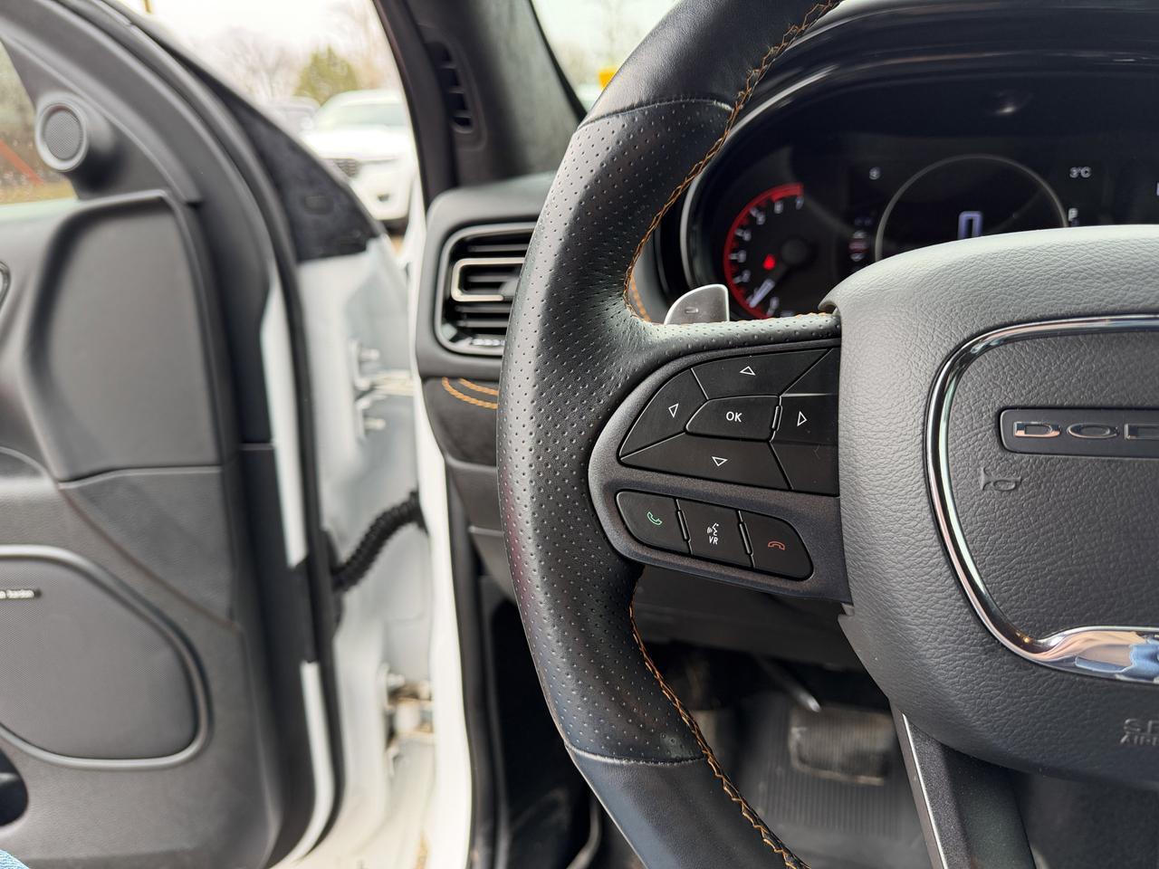 2023 Dodge Durango R/T Hemi Orange AWD | Low KMs | V8 | 6 Passenger | Sunroof | NAV | Heated Vented Seats Redwater AB