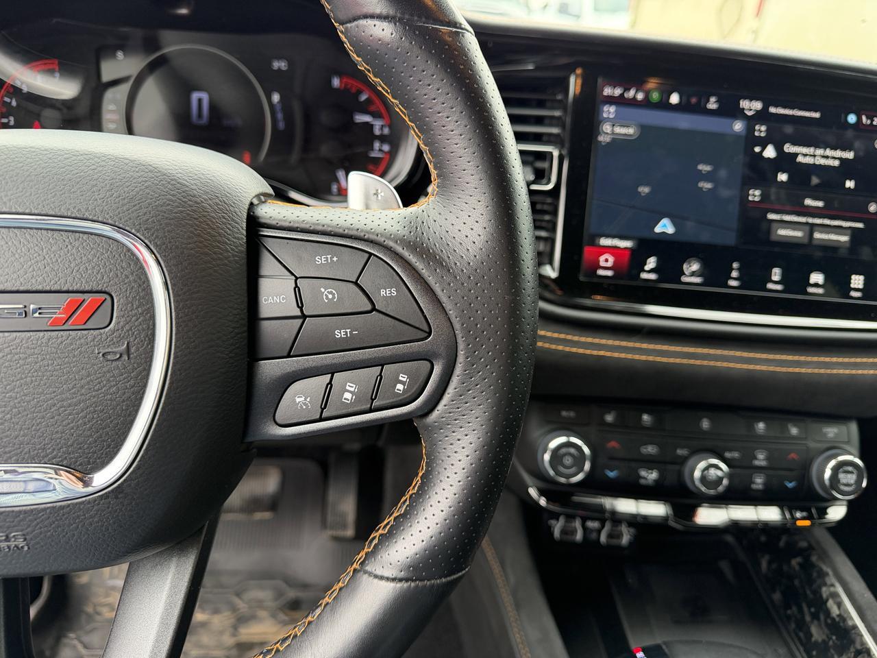 2023 Dodge Durango R/T Hemi Orange AWD | Low KMs | V8 | 6 Passenger | Sunroof | NAV | Heated Vented Seats Redwater AB