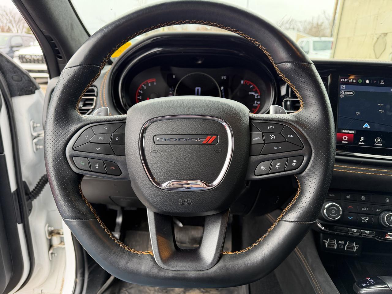 2023 Dodge Durango R/T Hemi Orange AWD | Low KMs | V8 | 6 Passenger | Sunroof | NAV | Heated Vented Seats Redwater AB