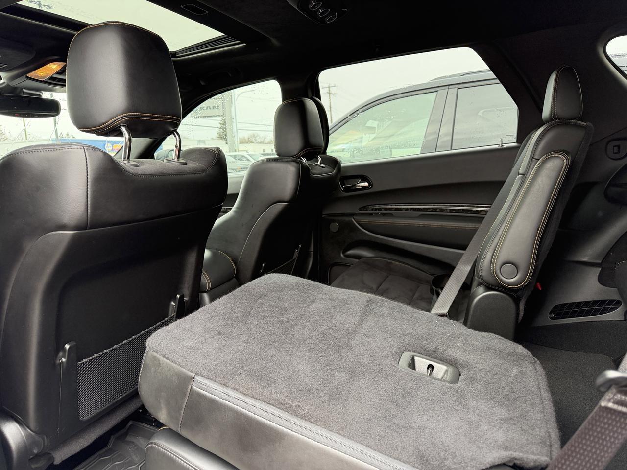 2023 Dodge Durango R/T Hemi Orange AWD | Low KMs | V8 | 6 Passenger | Sunroof | NAV | Heated Vented Seats Redwater AB