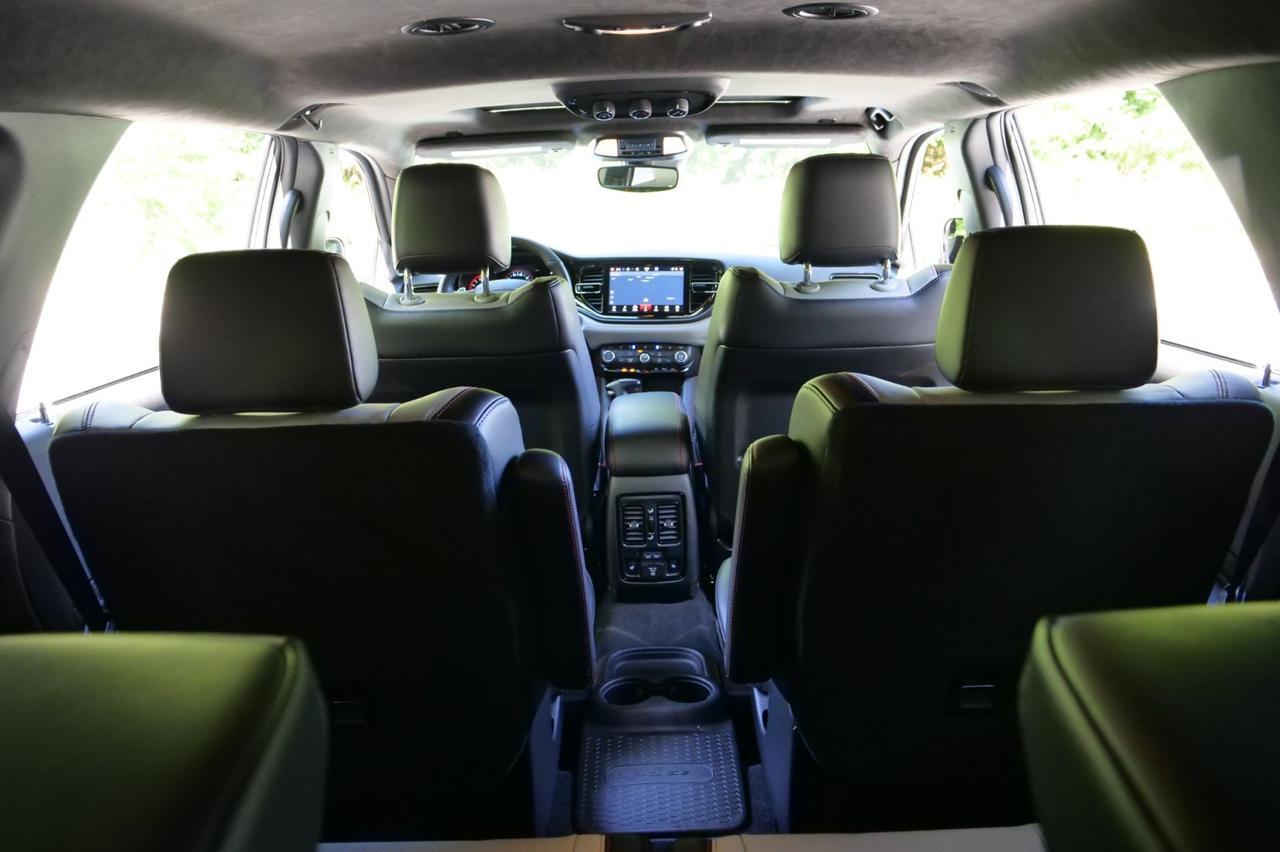 2023 Dodge Durango R/T Premium AWD / Blacktop PKG / Captain Chairs! Lincolnton NC