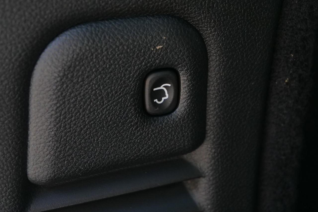 2023 Dodge Durango R/T Premium AWD / Blacktop PKG / Captain Chairs! Lincolnton NC