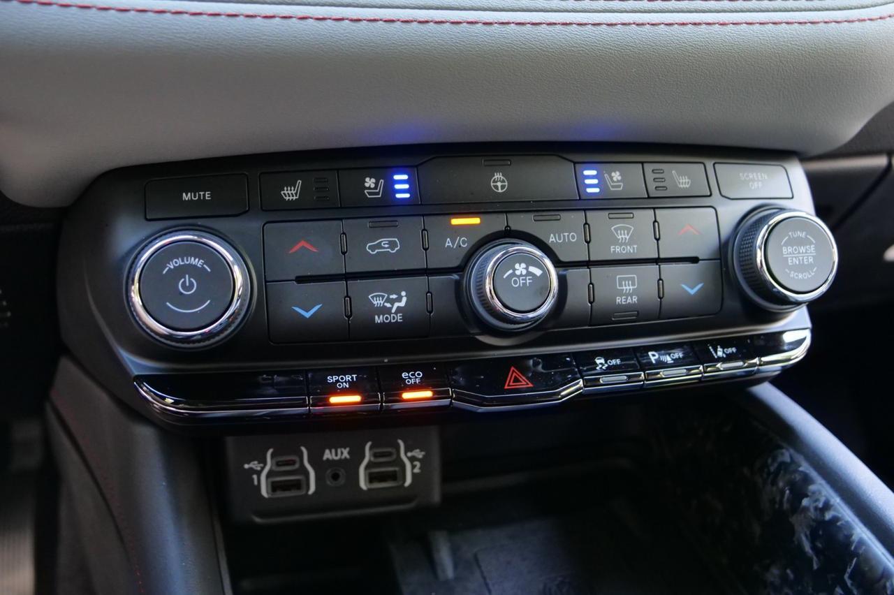 2023 Dodge Durango R/T Premium AWD / Blacktop PKG / Captain Chairs! Lincolnton NC