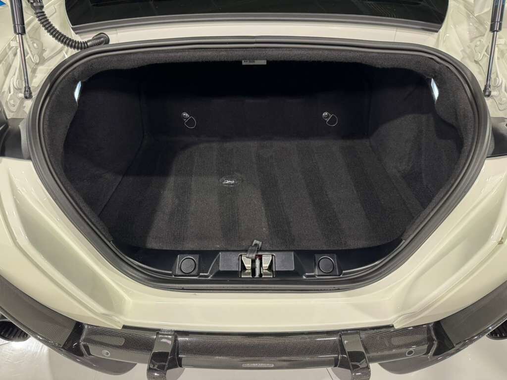 2023 Ferrari Roma Bianco Avus paint, two-tone leather interior, full electric seats, front driving camera & MUCH MORE! Fort Lauderdale FL