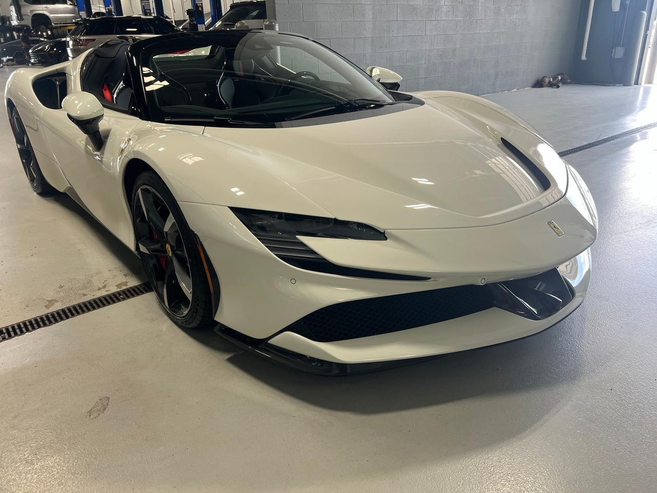 2023 Ferrari SF90 Spider Base