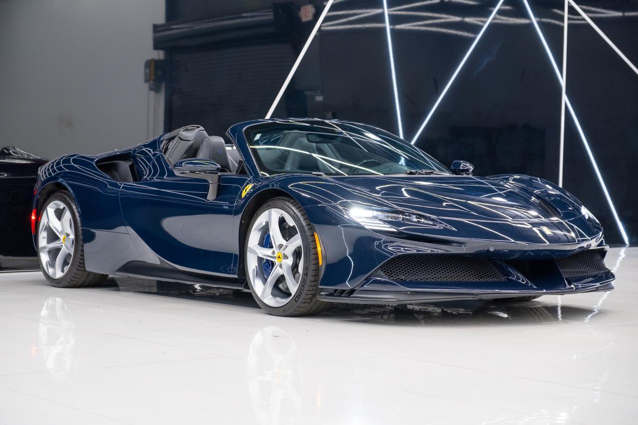 2023 Ferrari SF90 Spider Base