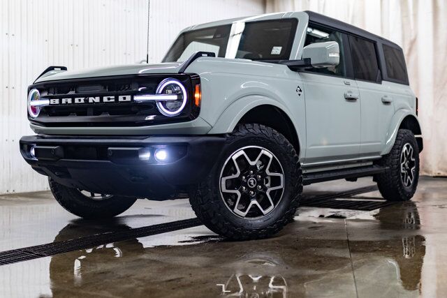 2023 Ford Bronco 4x4 Outer Banks Nav BCam Red Deer AB