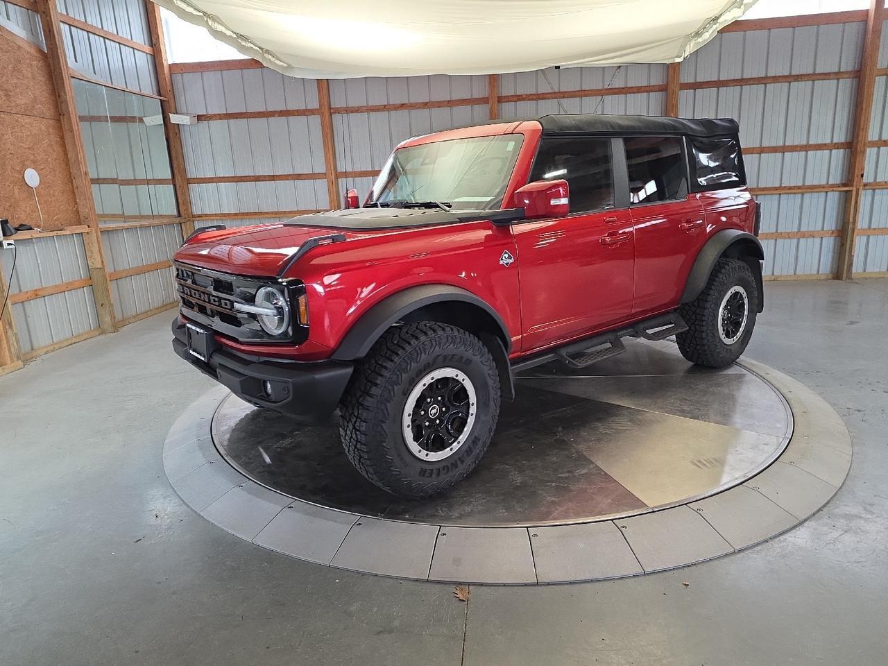 2023 Ford Bronco Outer Banks Sand Lake NY