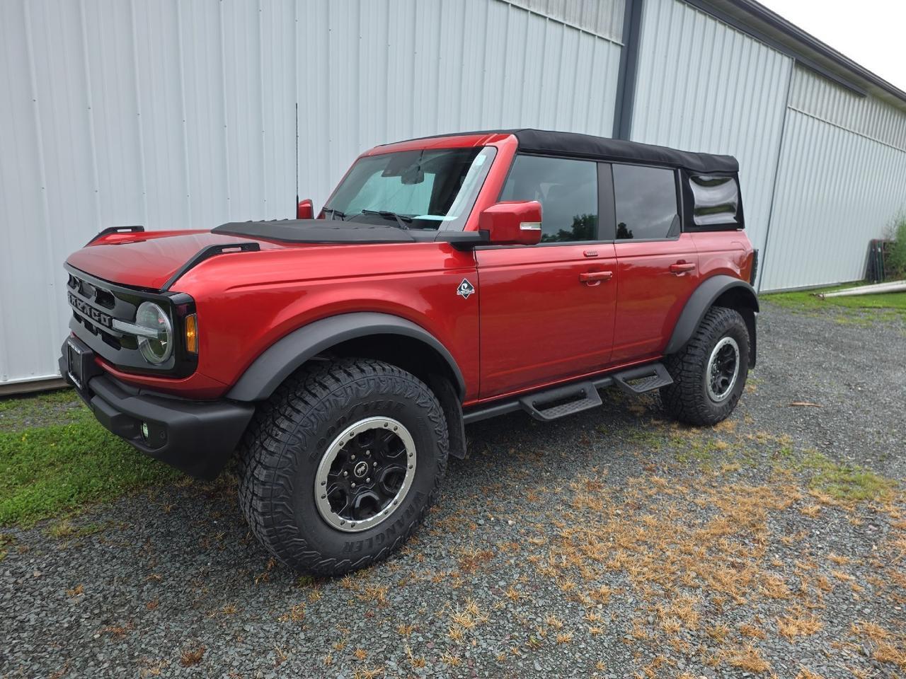 2023 Ford Bronco Outer Banks Sand Lake NY
