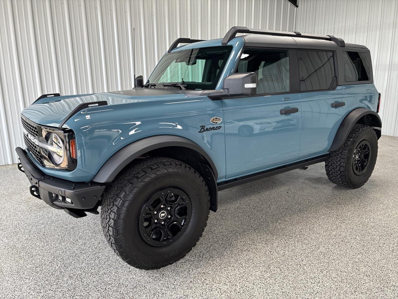 2023 Ford Bronco Wildtrak, Luxury Pkg, Hard Top, Tailgate Table, Rigid Lights