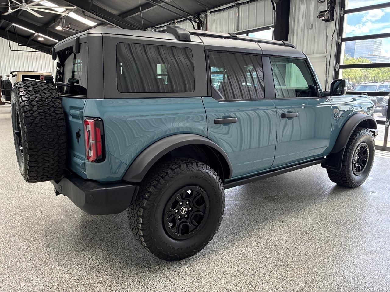 2023 Ford Bronco Wildtrak, Luxury Pkg, Hard Top, Tailgate Table, Rigid Lights