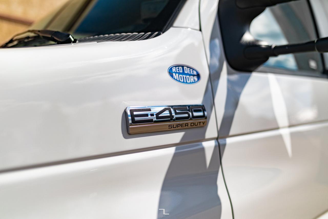 2023 Ford E-450 15 Ft. Cube Van Reefer Red Deer AB
