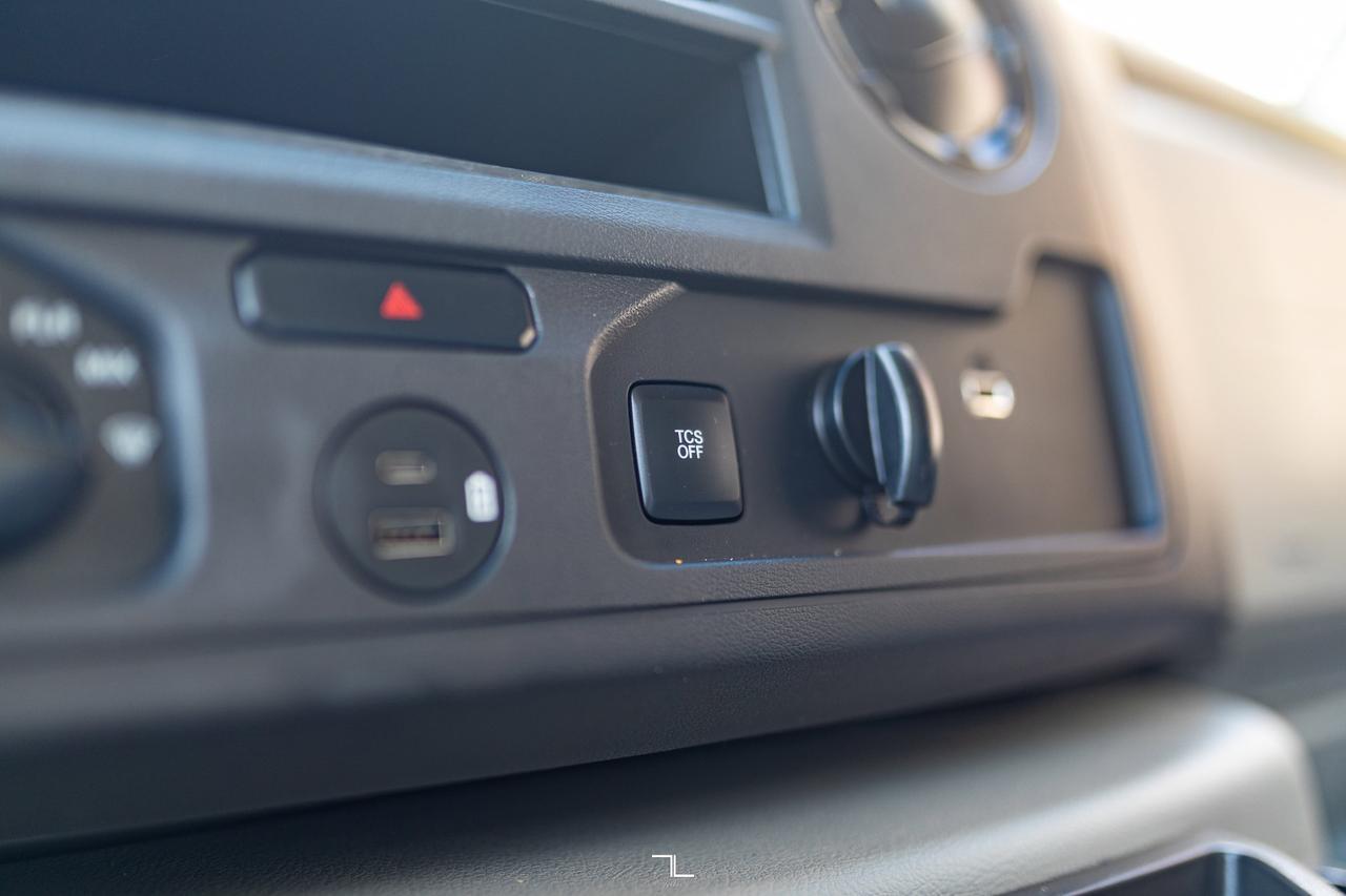 2023 Ford E-450 15 Ft. Cube Van Reefer Red Deer AB