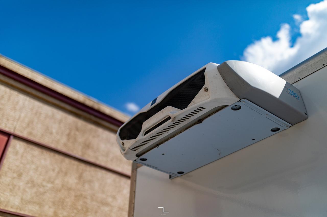 2023 Ford E-450 15 Ft. Cube Van Reefer Red Deer AB