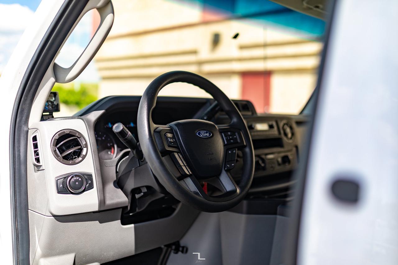 2023 Ford E-450 15 Ft. Cube Van Reefer Red Deer AB