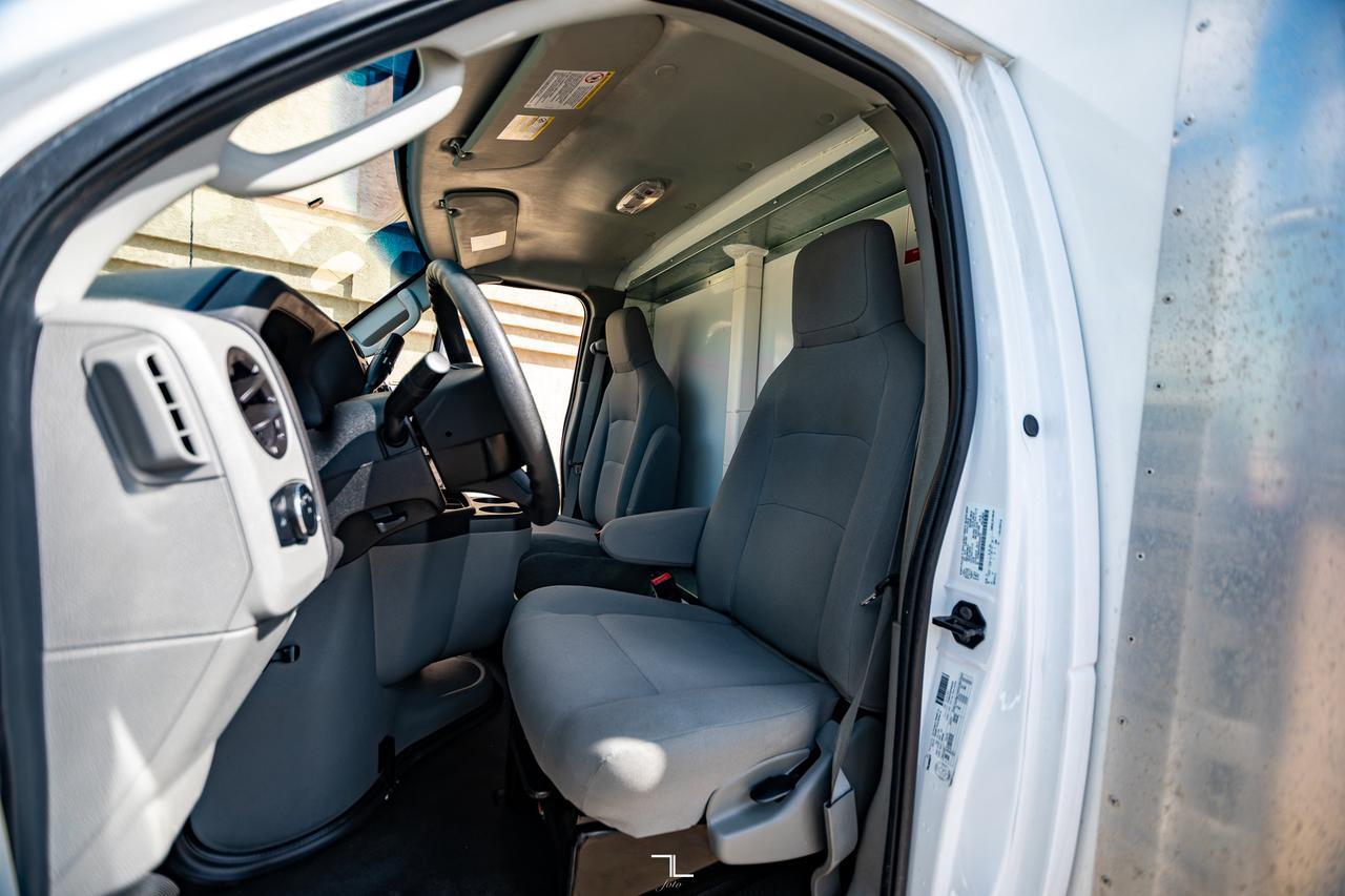 2023 Ford E-450 15 Ft. Cube Van Reefer Red Deer AB