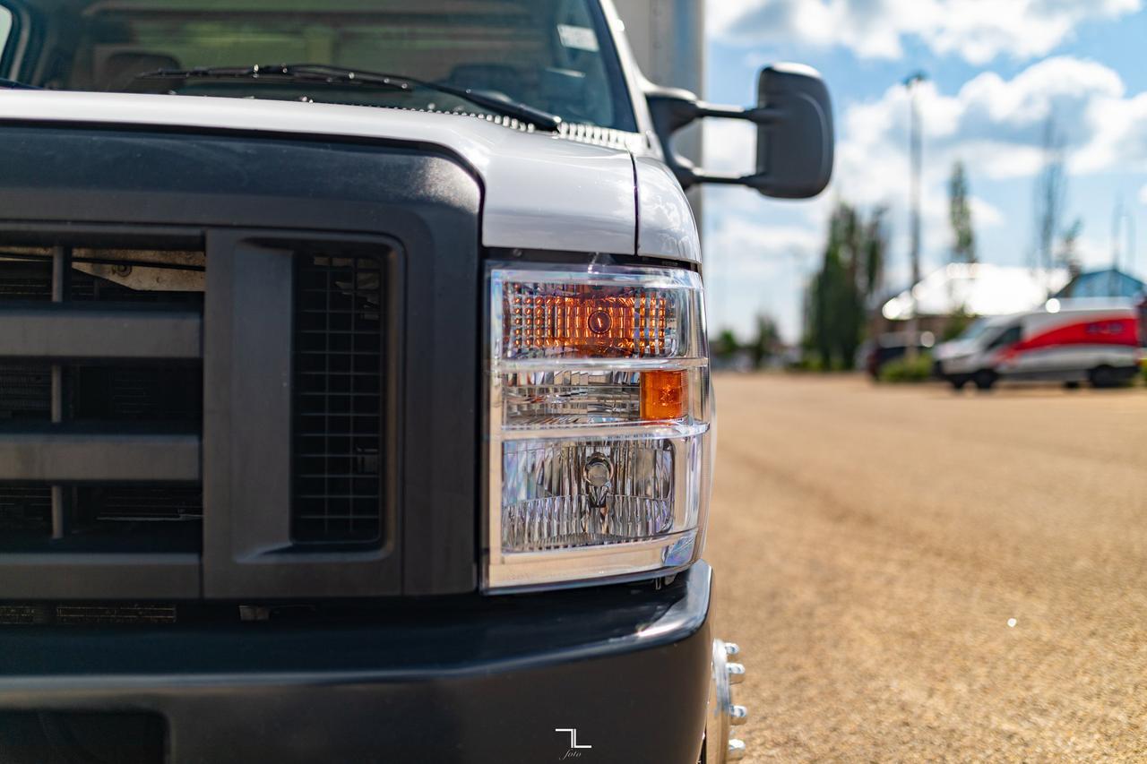 2023 Ford E-450 15 Ft. Cube Van Reefer Red Deer AB