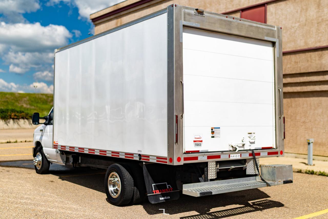 2023 Ford E-450 15 Ft. Cube Van Reefer Red Deer AB