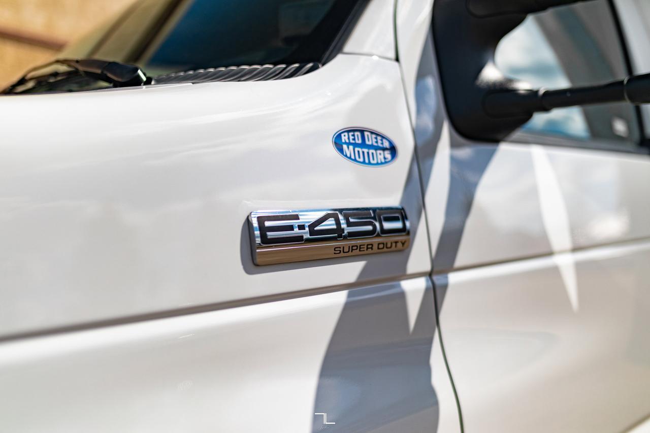 2023 Ford E-450 15 Ft. Cube Van Reefer Red Deer AB