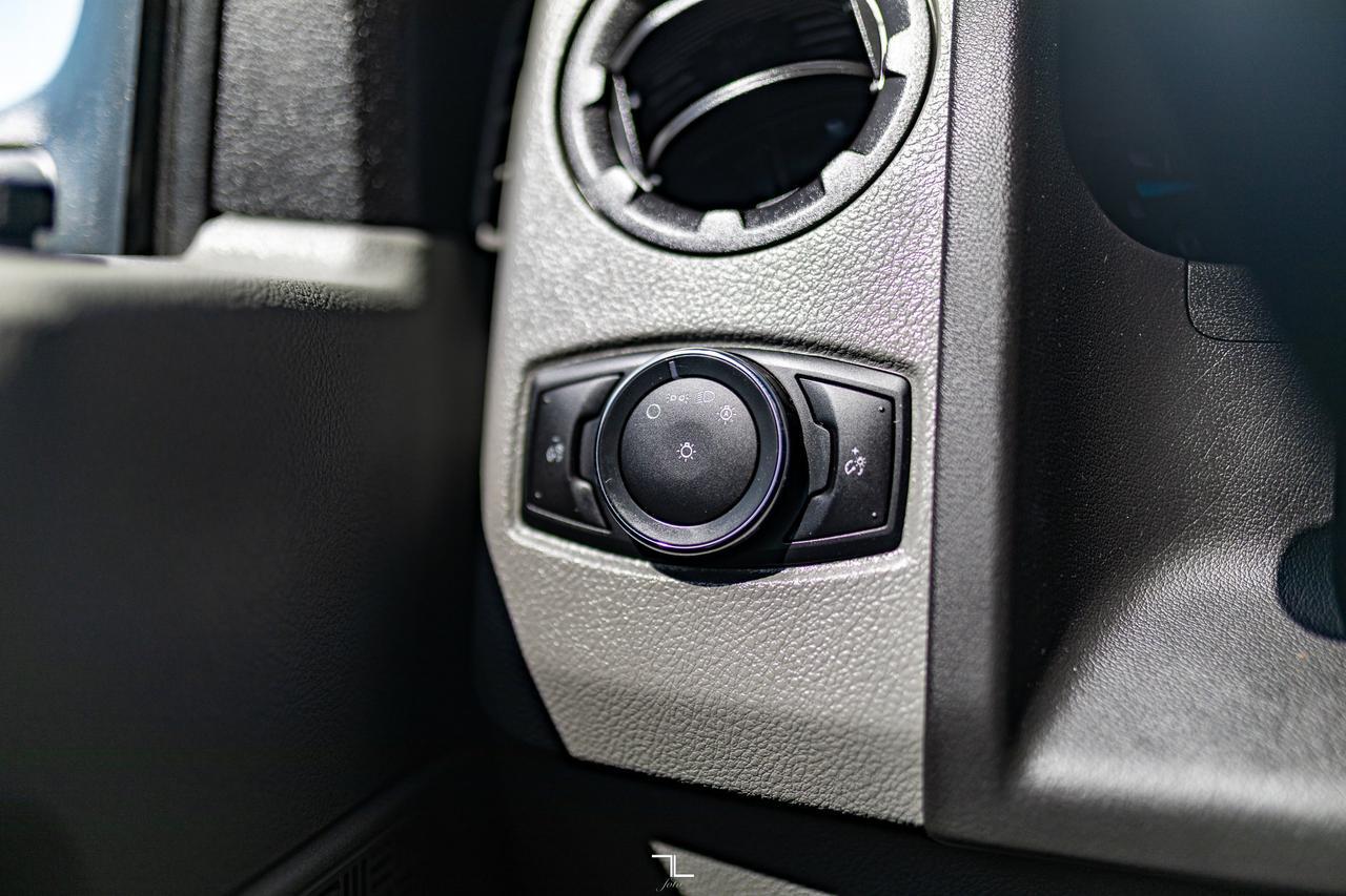 2023 Ford E-450 15 Ft. Cube Van Reefer Red Deer AB