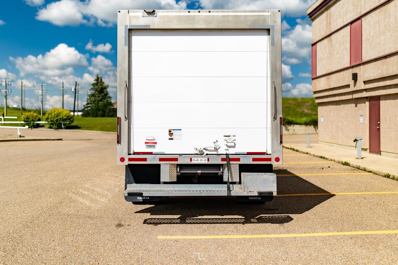 2023 Ford E-450 15 Ft. Cube Van Reefer Red Deer AB