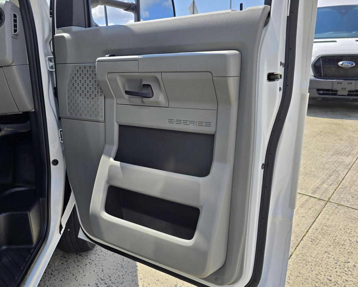 2023 Ford E-Series Cutaway E-350 DRW 16FT Box W/Roll-Up Door and Pull-Out Ramp Concord NC