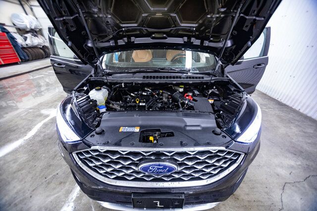 2023 Ford Edge AWD Titanium Leather Roof Nav BCam Red Deer AB