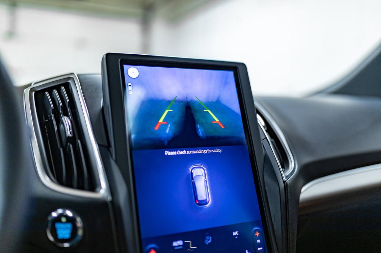 2023 Ford Edge AWD Titanium Leather Roof Nav BCam Red Deer AB