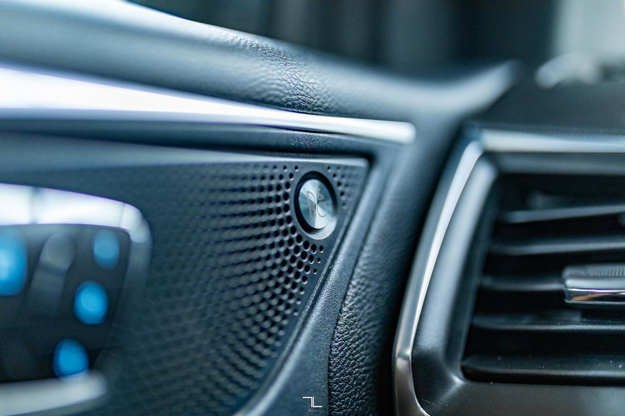 2023 Ford Edge AWD Titanium Leather Roof Nav BCam Red Deer AB