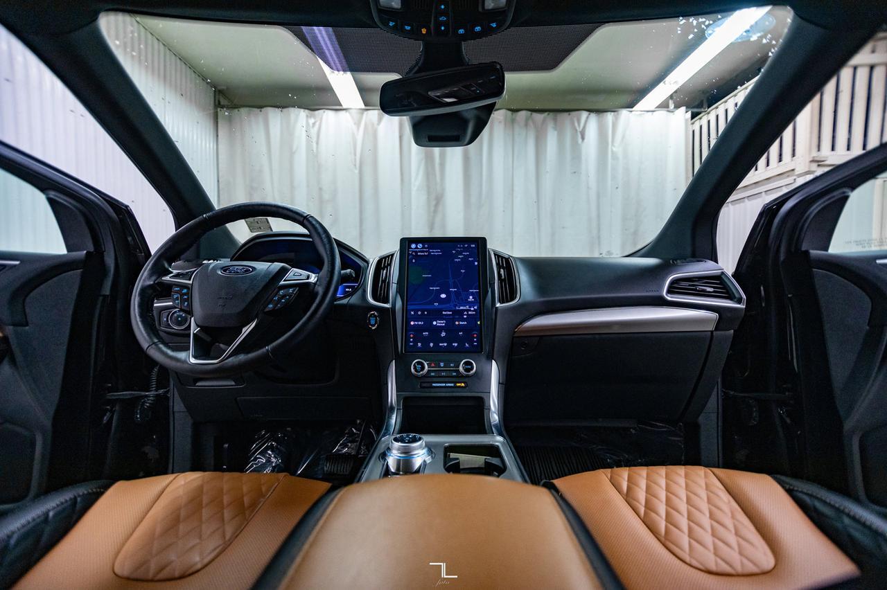 2023 Ford Edge AWD Titanium Leather Roof Nav BCam Red Deer AB