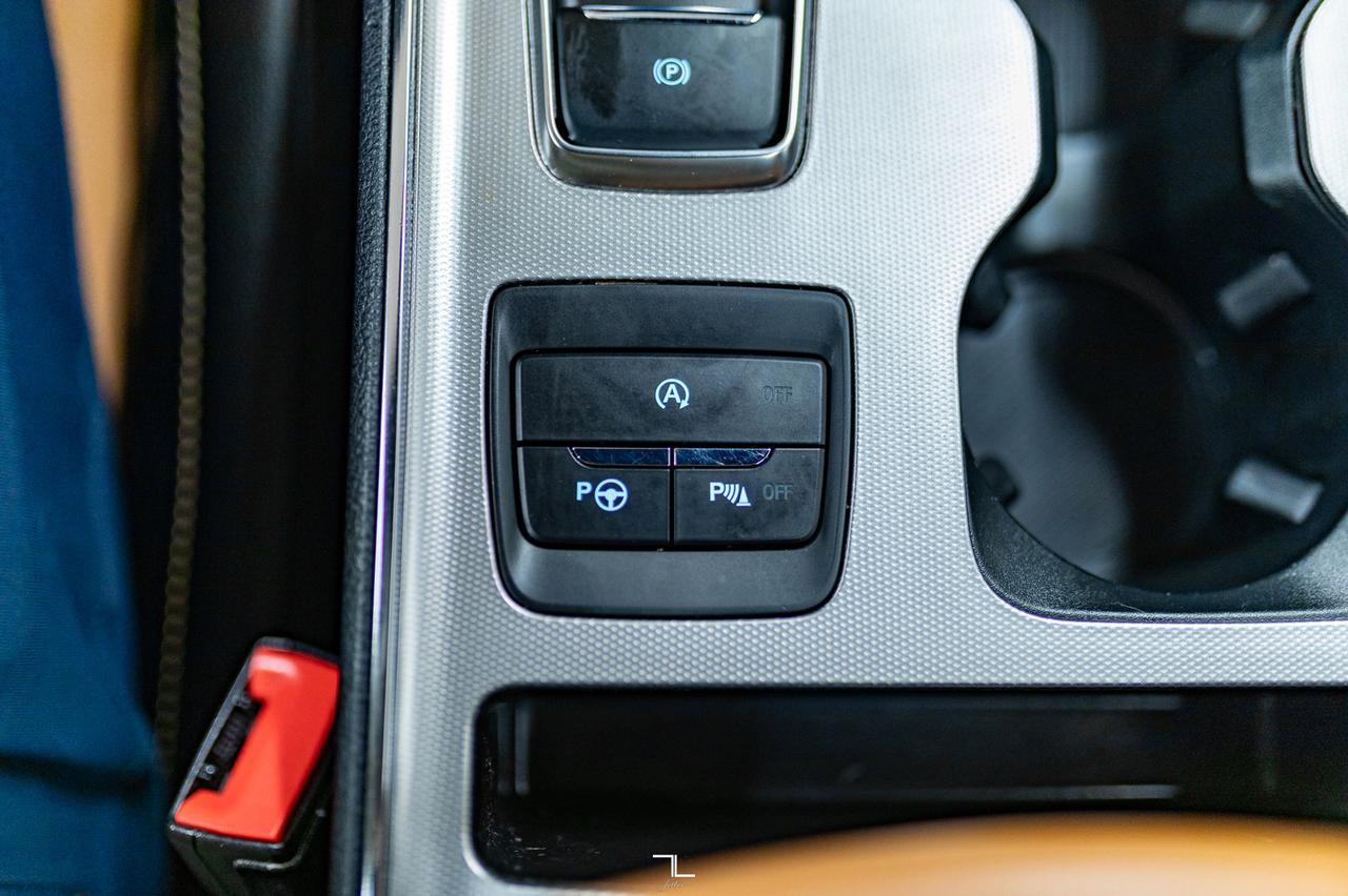 2023 Ford Edge AWD Titanium Leather Roof Nav BCam Red Deer AB