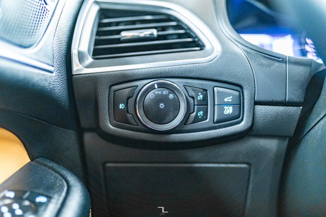 2023 Ford Edge AWD Titanium Leather Roof Nav BCam Red Deer AB