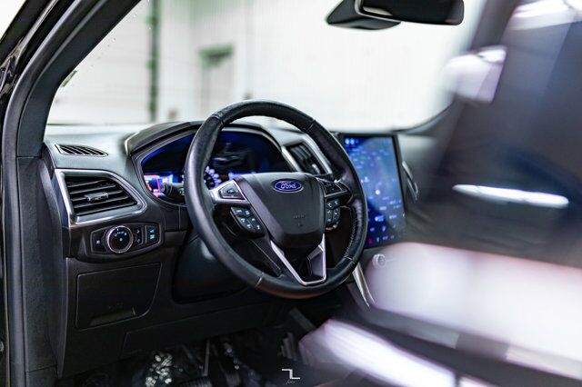 2023 Ford Edge AWD Titanium Leather Roof Nav BCam Red Deer AB