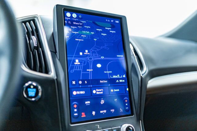 2023 Ford Edge AWD Titanium Leather Roof Nav BCam Red Deer AB