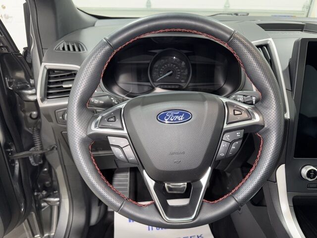 2023 Ford Edge ST Line Pine River MN
