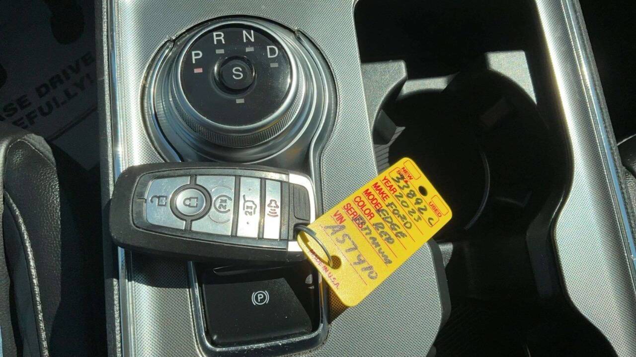 2023 Ford Edge Titanium AWD 4dr Crossover Chesterfield MI
