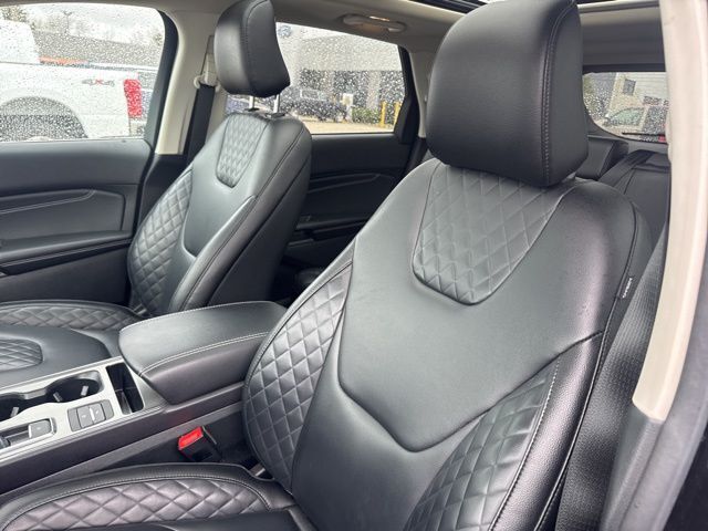 2023 Ford Edge Titanium Random Lake WI