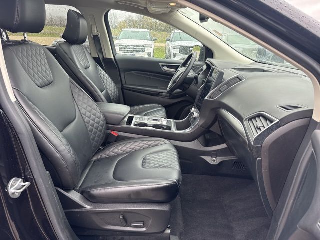 2023 Ford Edge Titanium Random Lake WI