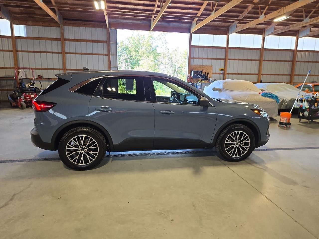 2023 Ford Escape Hybrid Active photo 6