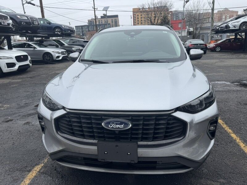 2023 Ford Escape Hybrid Platinum AWD Arlington VA