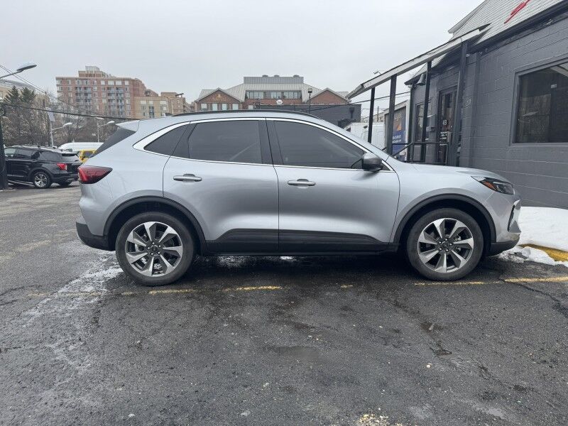 2023 Ford Escape Hybrid Platinum AWD Arlington VA