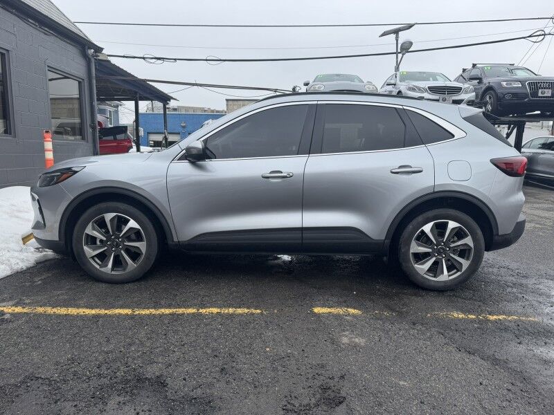 2023 Ford Escape Hybrid Platinum AWD Arlington VA
