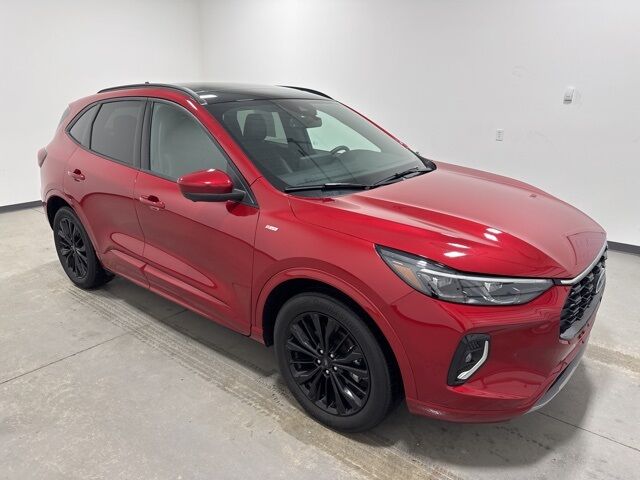 2023 Ford Escape Hybrid ST-Line Elite Pine River MN
