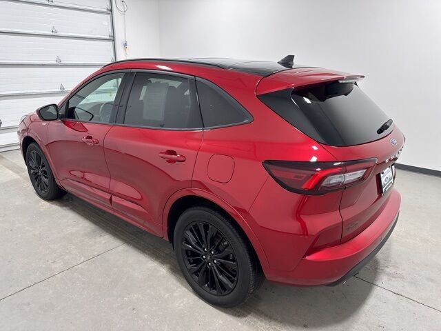 2023 Ford Escape Hybrid ST-Line Elite Pine River MN