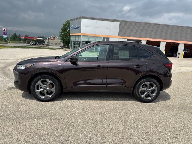2023 Ford Escape Hybrid ST-Line Select Random Lake WI