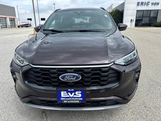 2023 Ford Escape Hybrid ST-Line Select Random Lake WI
