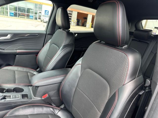 2023 Ford Escape Hybrid ST-Line Select Random Lake WI