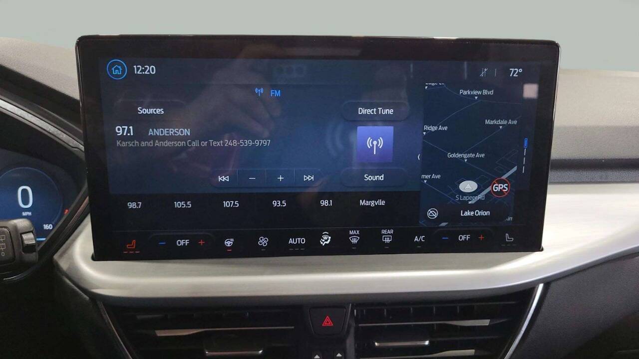 2023 Ford Escape Platinum AWD 4dr SUV Chesterfield MI