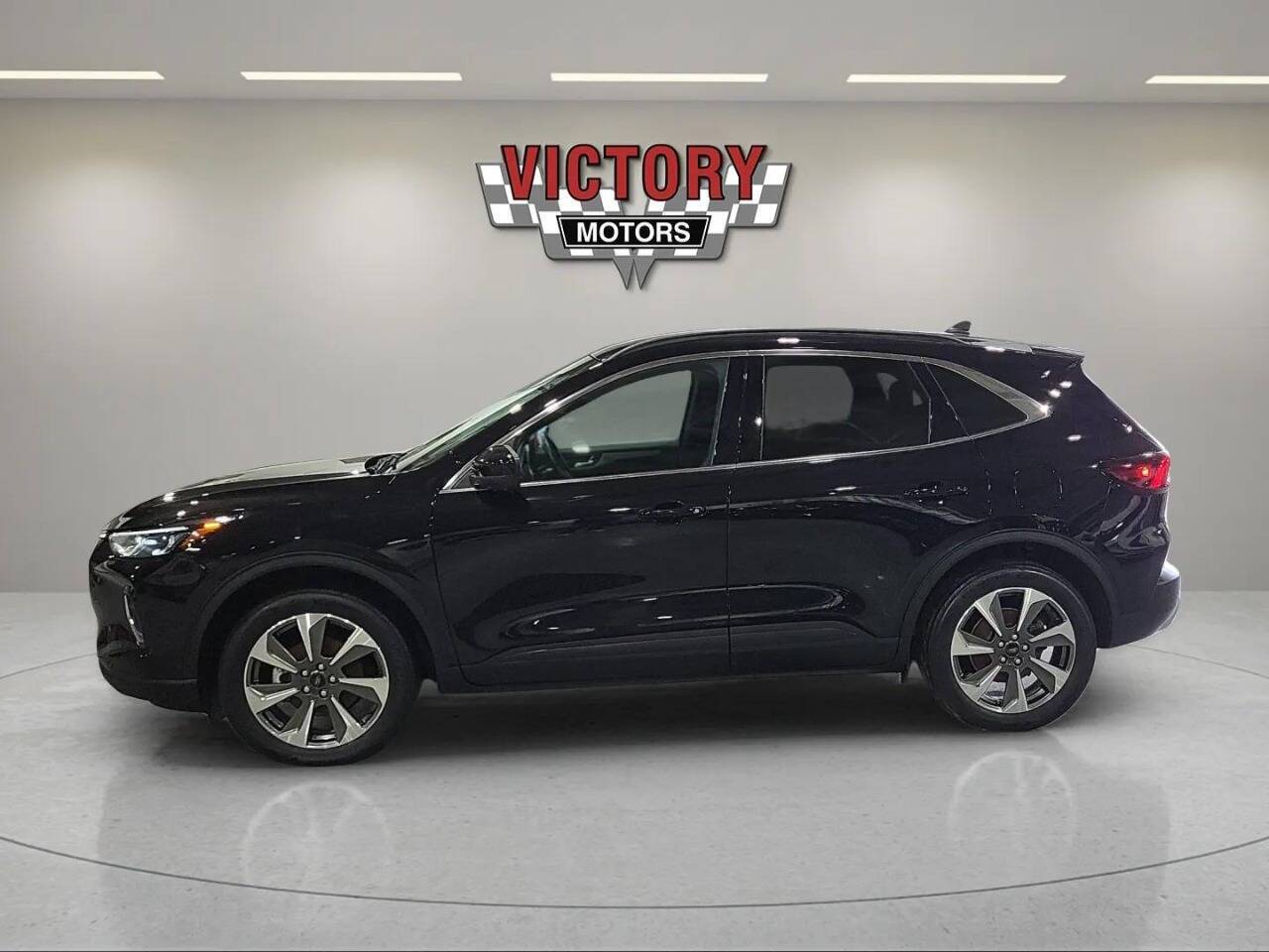 2023 Ford Escape Platinum AWD 4dr SUV Chesterfield MI