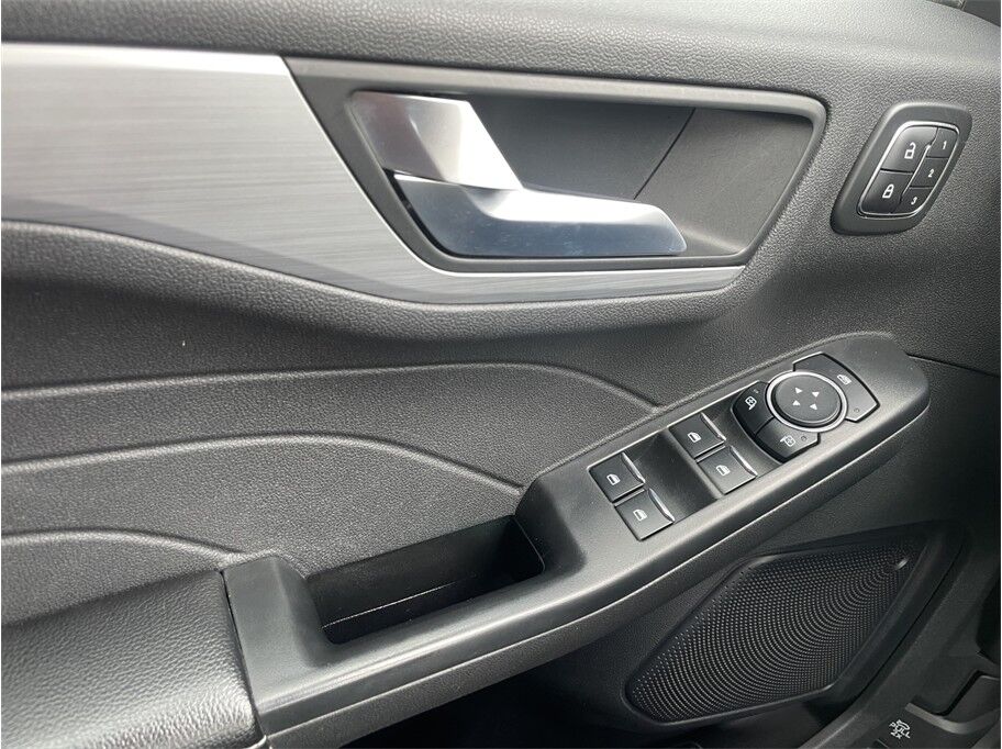 2023 Ford Escape Platinum Sport Utility 4D Port Orchard WA
